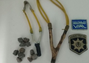 Dos menores detenidos por atacar a automovilistas en la autopista