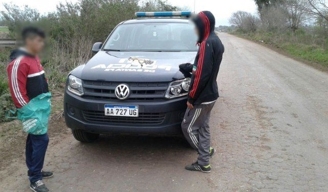Dos menores detenidos por apedrear vehículos en la autopista