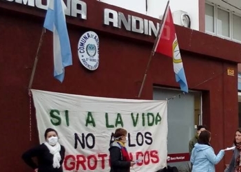 Manifestación frente a la comuna de Andino contra la contaminación