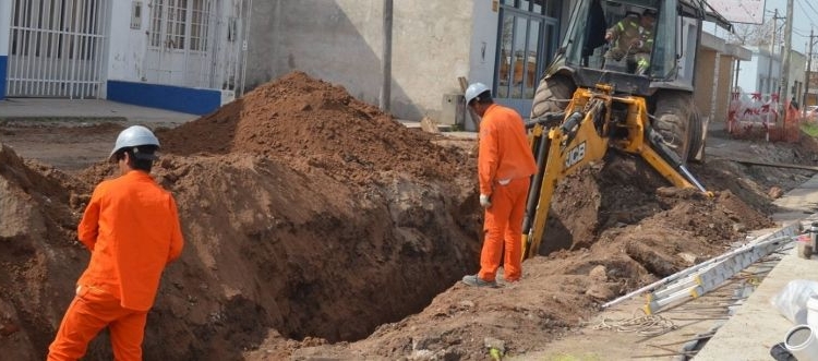 Timbues: llevan adelante la obra de cloacas en la zona oeste