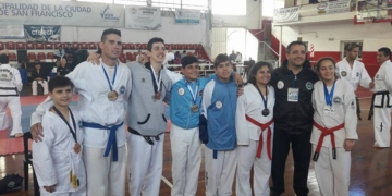 Siete jóvenes de la escuela de Taekwondo de Maciel subieron al podio en Córdoba