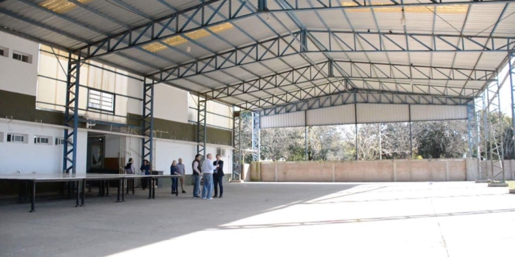 Entregaron cerca de 500 mil pesos para la Escuela Primaria de Diaz