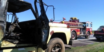 Monje: ardió un camión en la autopista