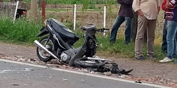 Fuerte choque en Ruta 11: un motociclista internado con politraumatismos