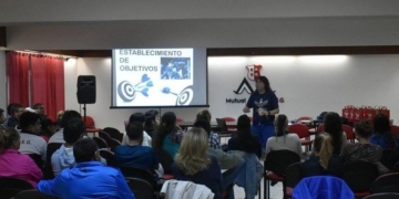 Roberto Ribetti brindó una charla de psicología deportiva en San Genaro