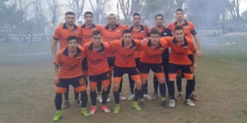 Partido caliente en el Bosque con triunfo de Alba que escaló a la cima