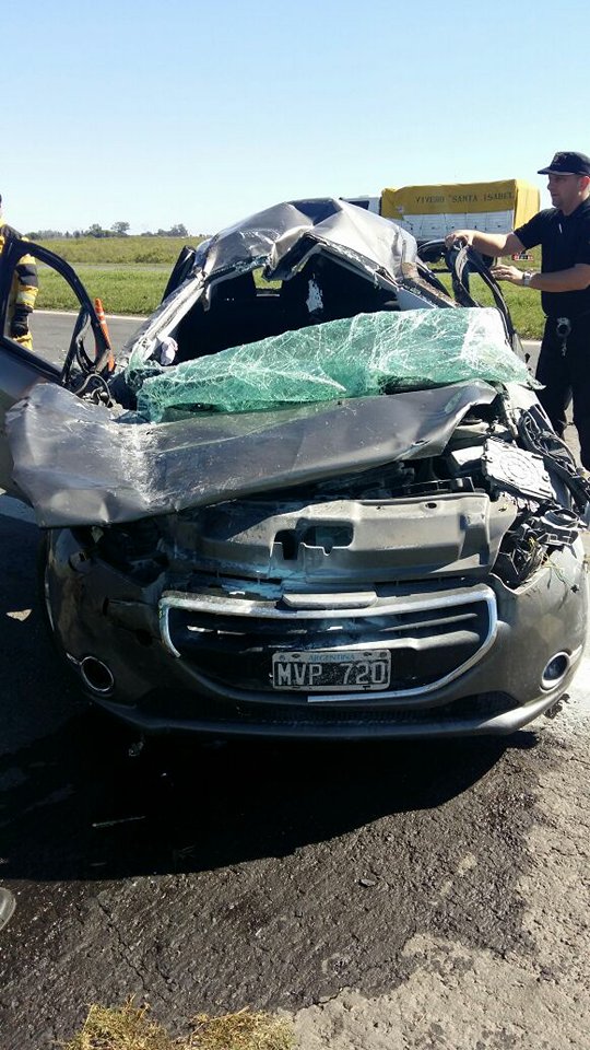 Un conductor se salvó de milagro tras un tremendo vuelco