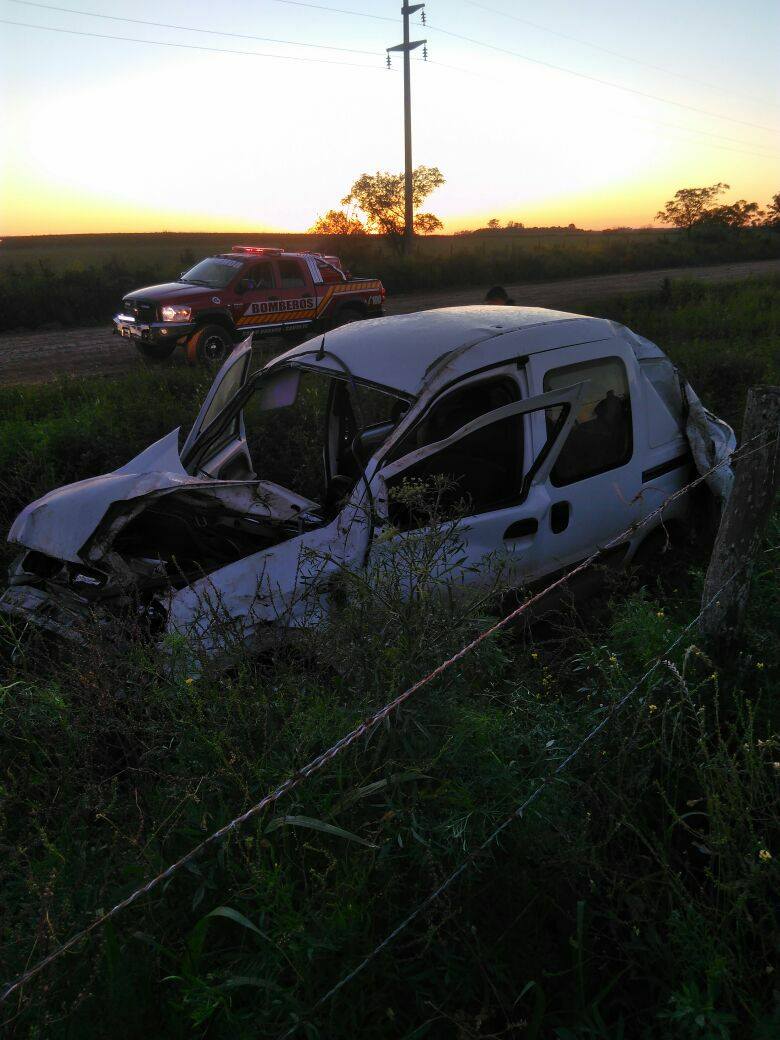 Serodino: un tremendo vuelco dejó dos heridos
