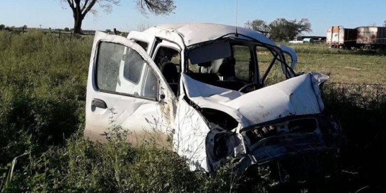 Serodino: un tremendo vuelco dejó dos heridos