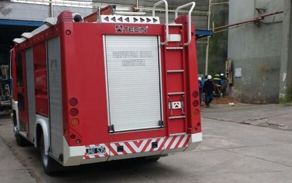 Un obrero quedó sepultado por cereal dentro de un silo