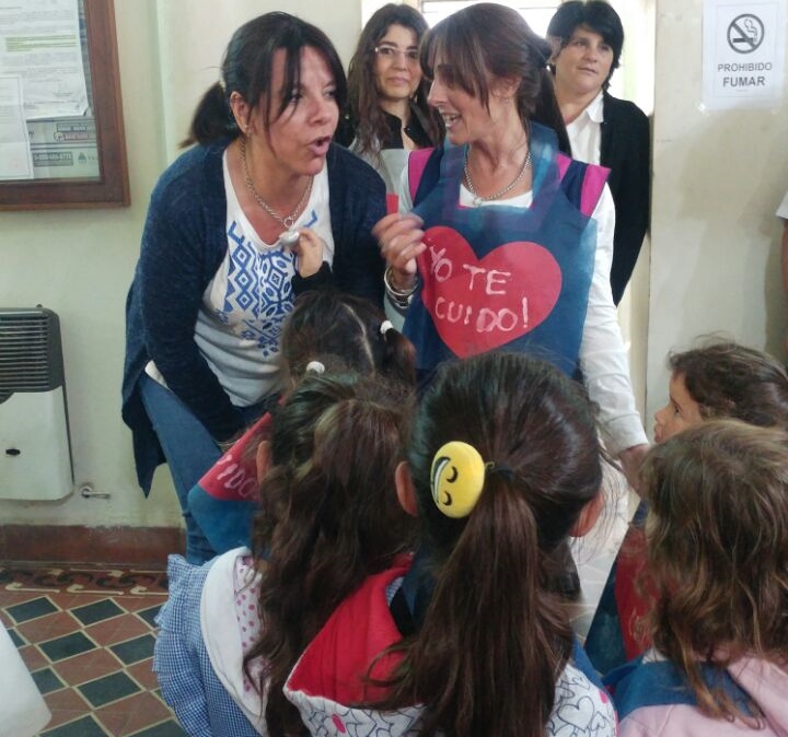 Oliveros: alumnos del jardín trabajan en seguridad vial y pintarán sendas peatonales