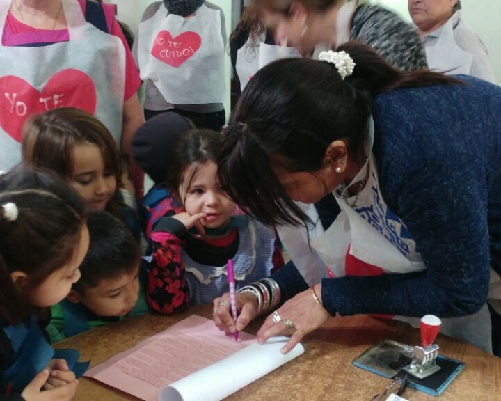 Oliveros: alumnos del jardín trabajan en seguridad vial y pintarán sendas peatonales