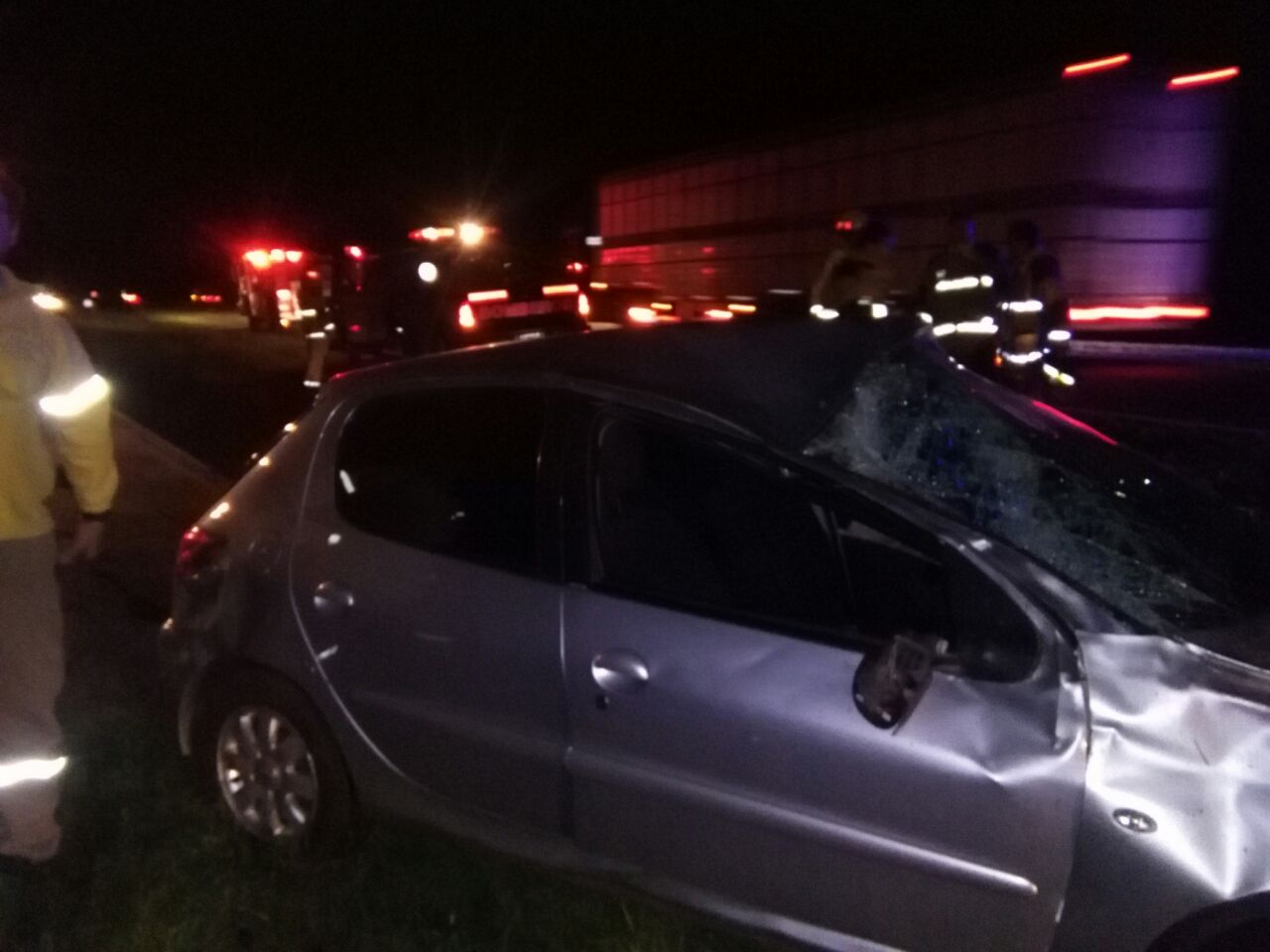 Un joven herido tras un impactante vuelco en la autopista