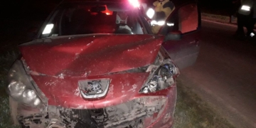 Seis personas resultaron heridas en un choque entre dos autos