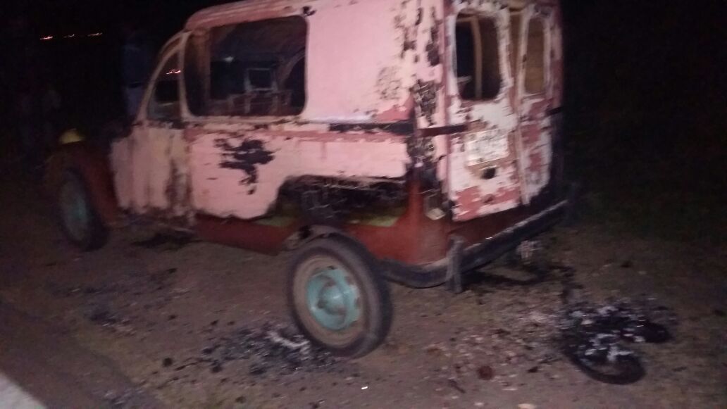 Un vehículo ardió en llamas en plena Ruta 11