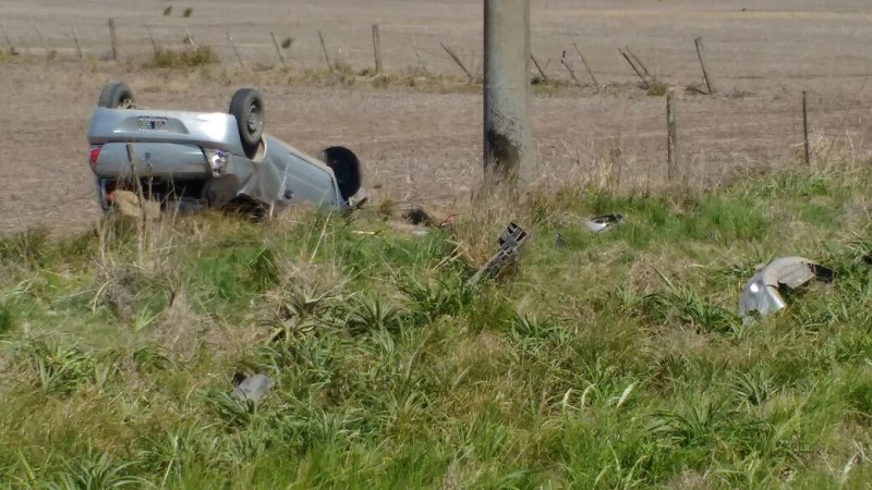 Un conductor perdió el control de su vehículo y volcó sobre ruta 91