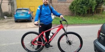 Salió a pedalear por la región y le robaron la bici a punta de pistola