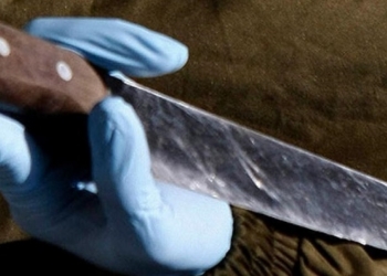 Un joven fue apuñalado por su hermano quien tenia pedido de captura