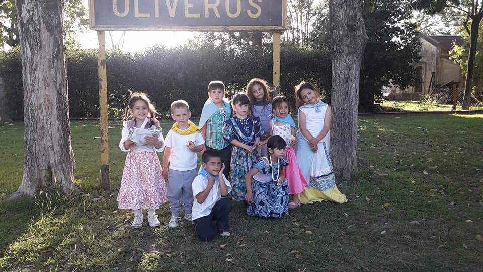 ¡Viva la Patria! Niños festejaron la Tradición al estilo Halloween