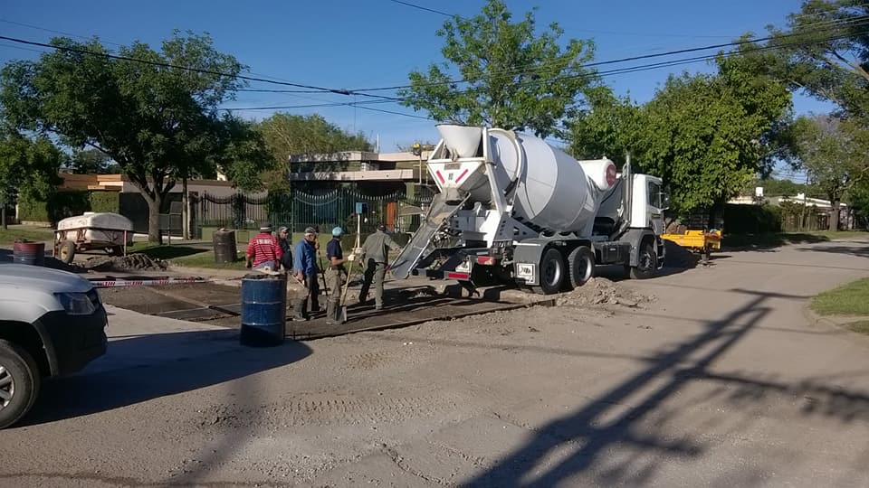 Continúa la reconstrucción de diferentes calles en San Genaro