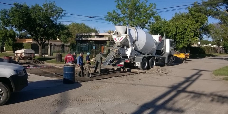 Continúa la reconstrucción de diferentes calles en San Genaro