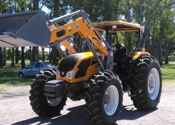 La Comuna de Diaz adquirió un tractor 0 KM