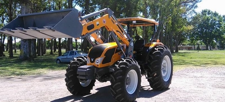 La Comuna de Diaz adquirió un tractor 0 KM