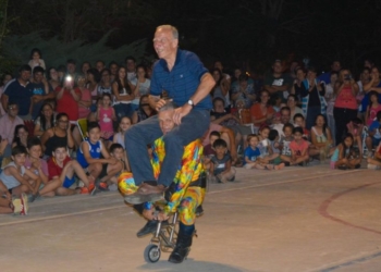 Un loco show sobre dos ruedas sorprendió a Monje