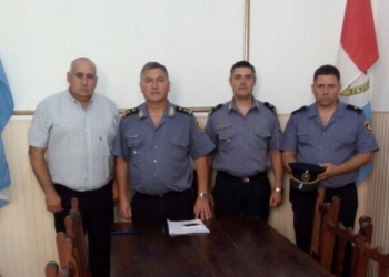 Reconocieron a dos policías que salvaron la vida de un joven