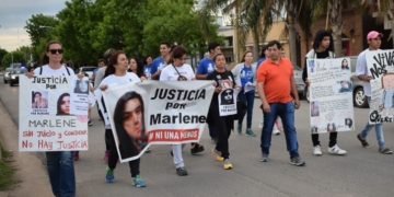 El grito de justicia por Marlene volvió a recorrer las calles de Oliveros