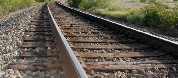 Robaron rieles del ferrocarril y fueron detenidos