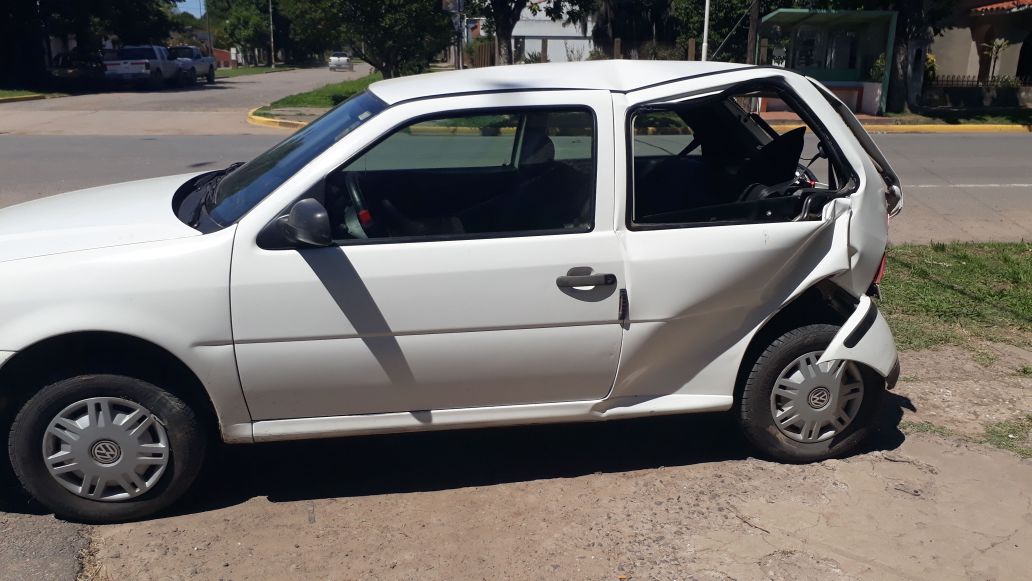 Monje: dos autos y un fuerte choque en pleno centro