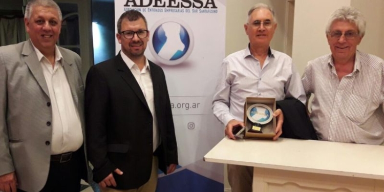 Plusmedic se llevó el premio al Mérito Comercial 2017 de San Genaro