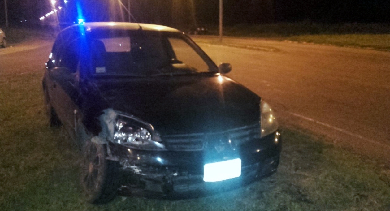 Madrugada accidentada: dos autos chocaron en el cruce a Gaboto