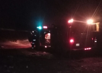 Un poste de luz ardió en llamas en Serodino y fue sofocado por bomberos