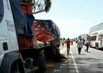 Ruta 34: tres camiones participaron de un violento choque