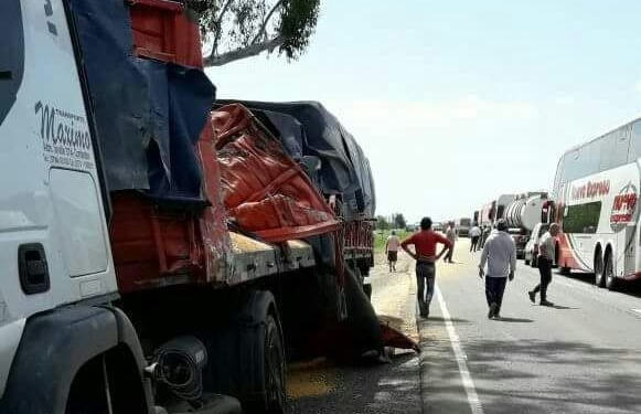 Ruta 34: tres camiones participaron de un violento choque