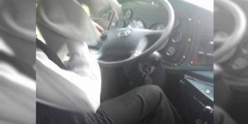 Chofer empapado: denuncian pésimas condiciones en colectivo de la empresa Güemes