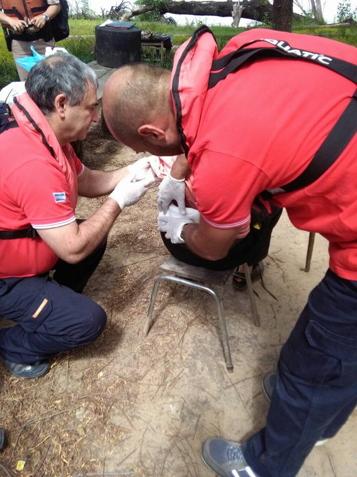 Impactante: rescataron a un anciano en zona de islas con una tremenda herida