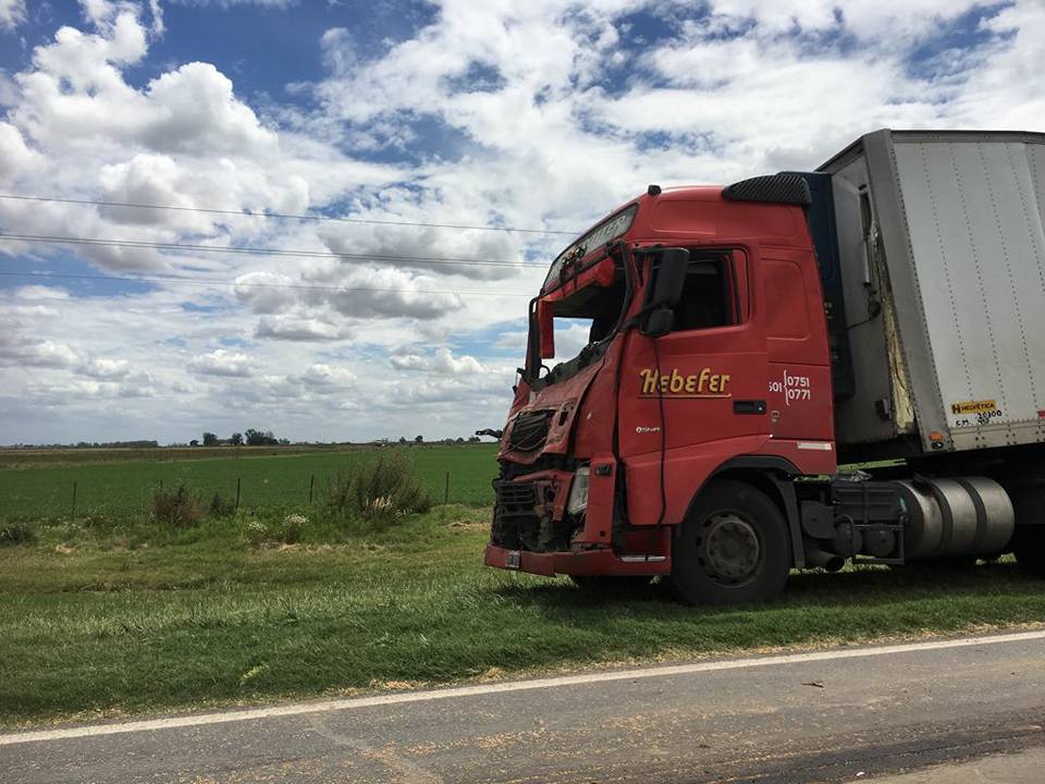 Accidente entre un colectivo y dos camiones en Ruta 34