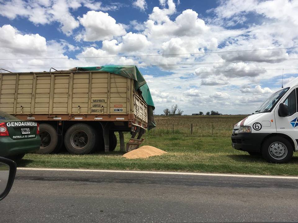Accidente entre un colectivo y dos camiones en Ruta 34