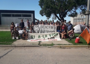 Totoras: vecinos autoconvocados acamparon frente al concejo