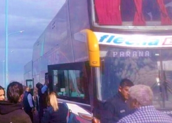 Se durmieron en el colectivo y denunciaron que les robaron una fortuna