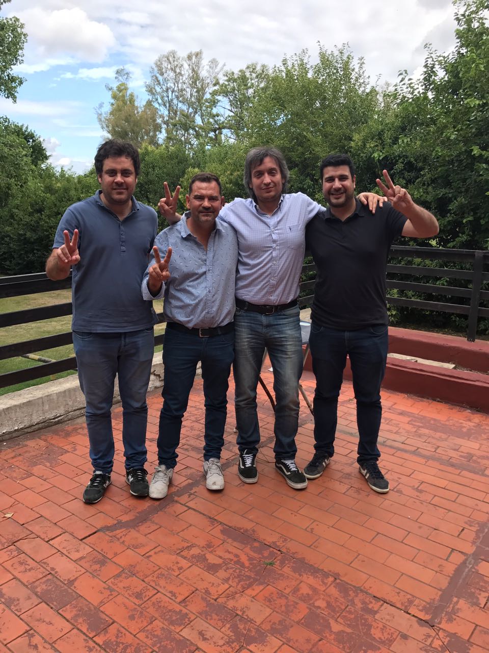 Máximo Kirchner recorrió Oliveros junto al presidente comunal