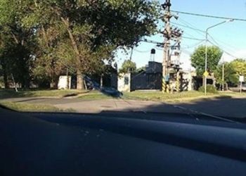 Varios autos dañados tras ser apedreados en la autopista