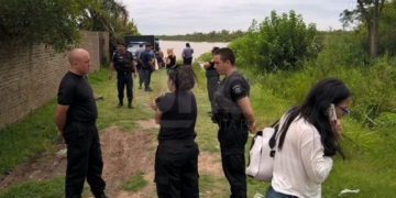 Encontraron el cuerpo de un hombre en el rio con los pies atados
