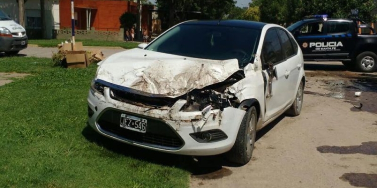Violenta colisión entre auto y camión en Totoras