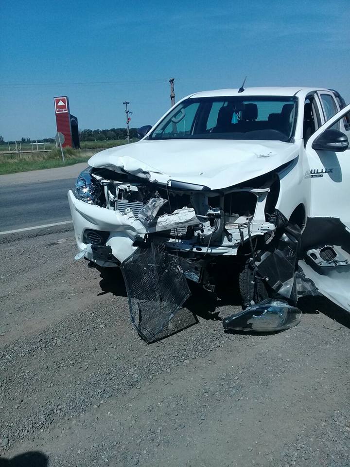 Una persona resultó herida al chocar una moto y una camioneta