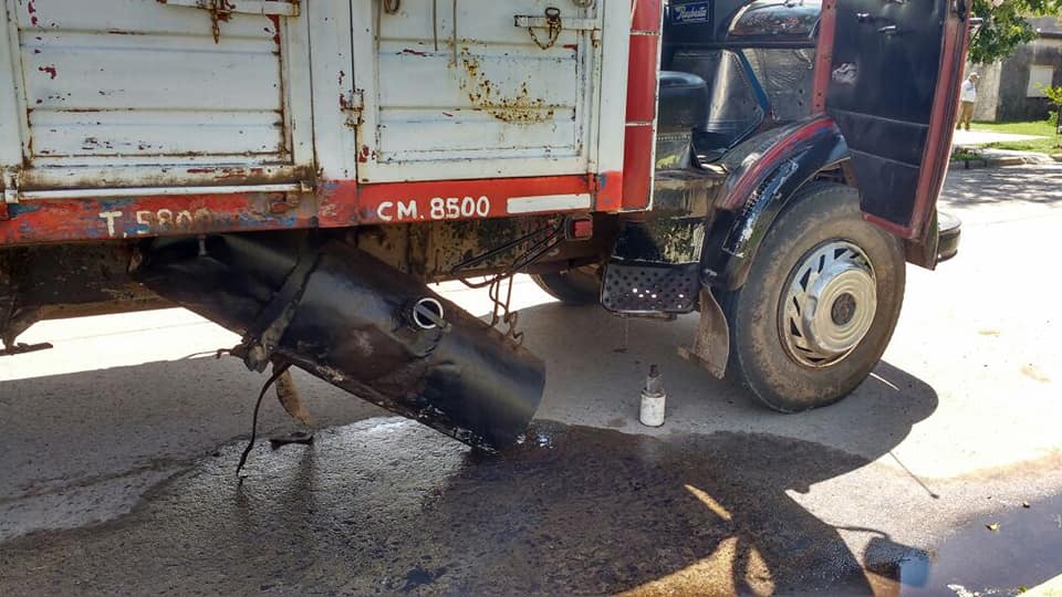 Violenta colisión entre auto y camión en Totoras