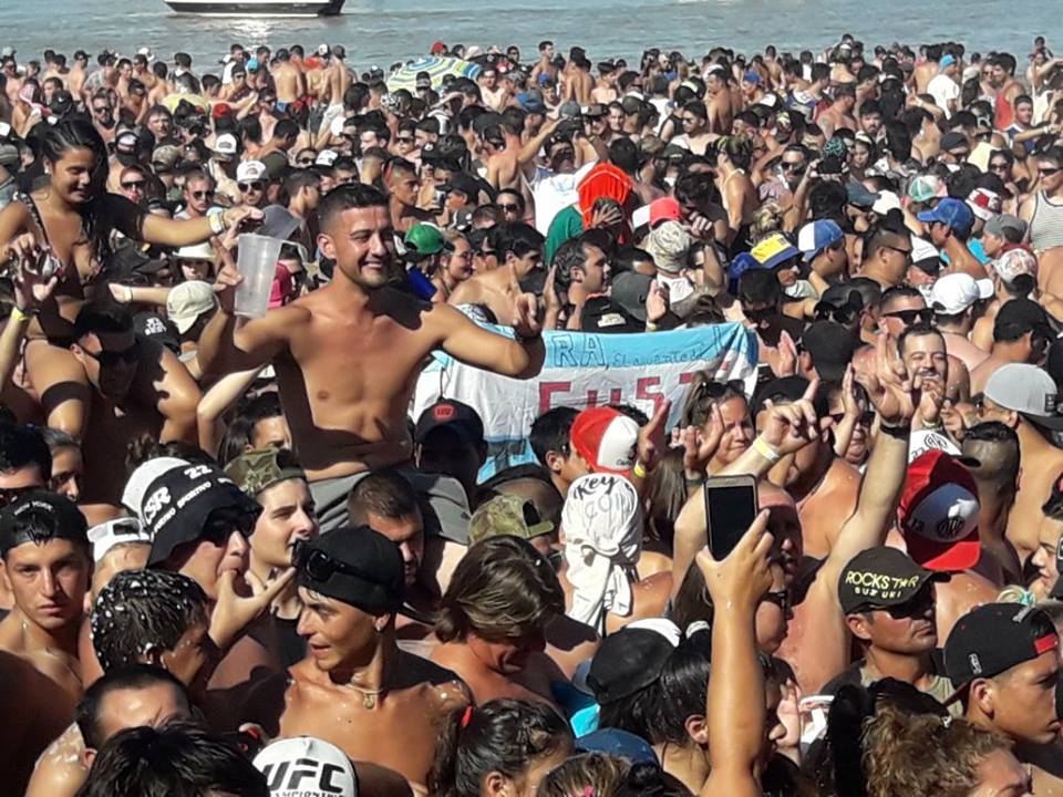 La Boca desbordó de gente en otra exitosa Fiesta Del Balneario